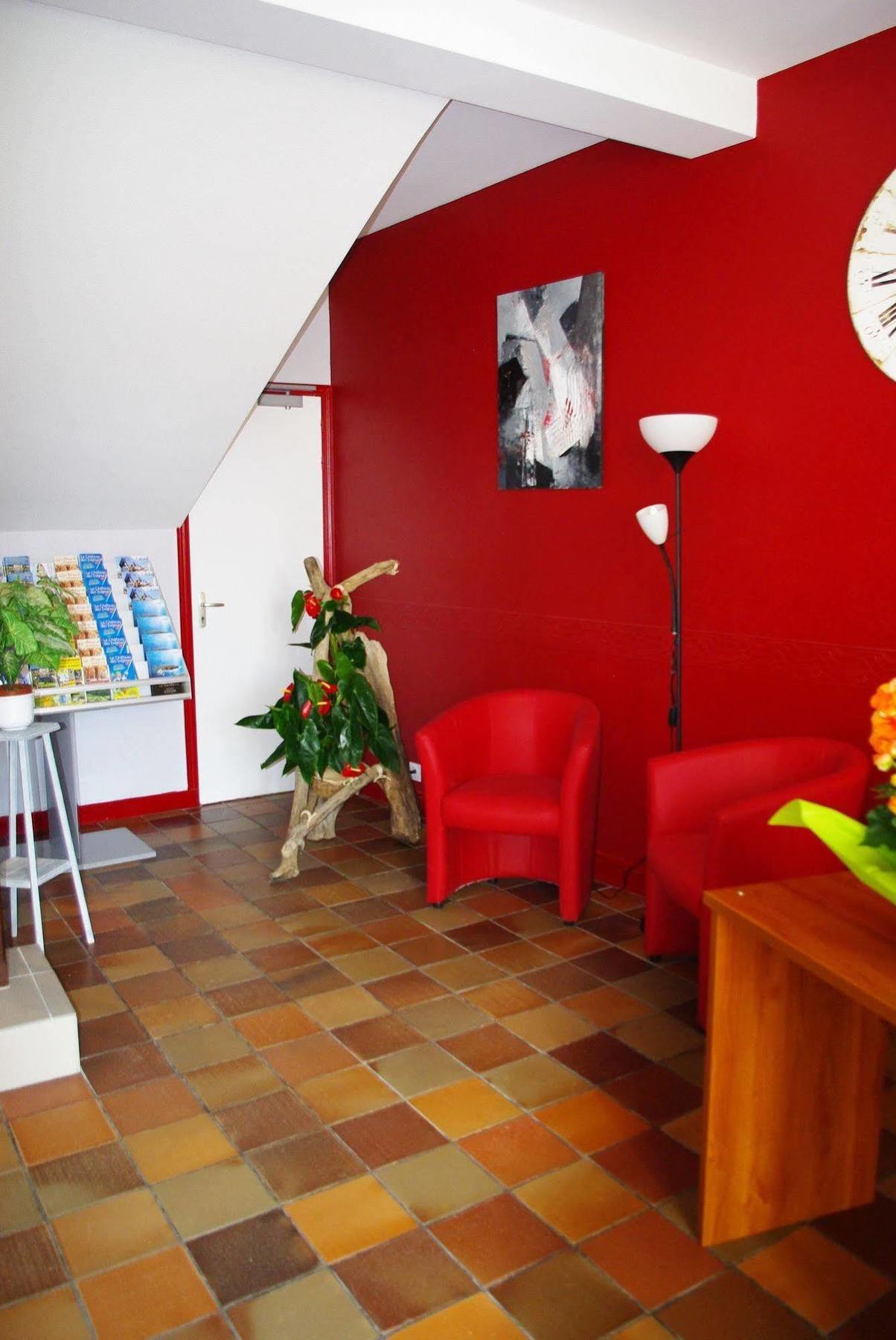 Cit'Hotel Le Commerce Saujon Buitenkant foto
