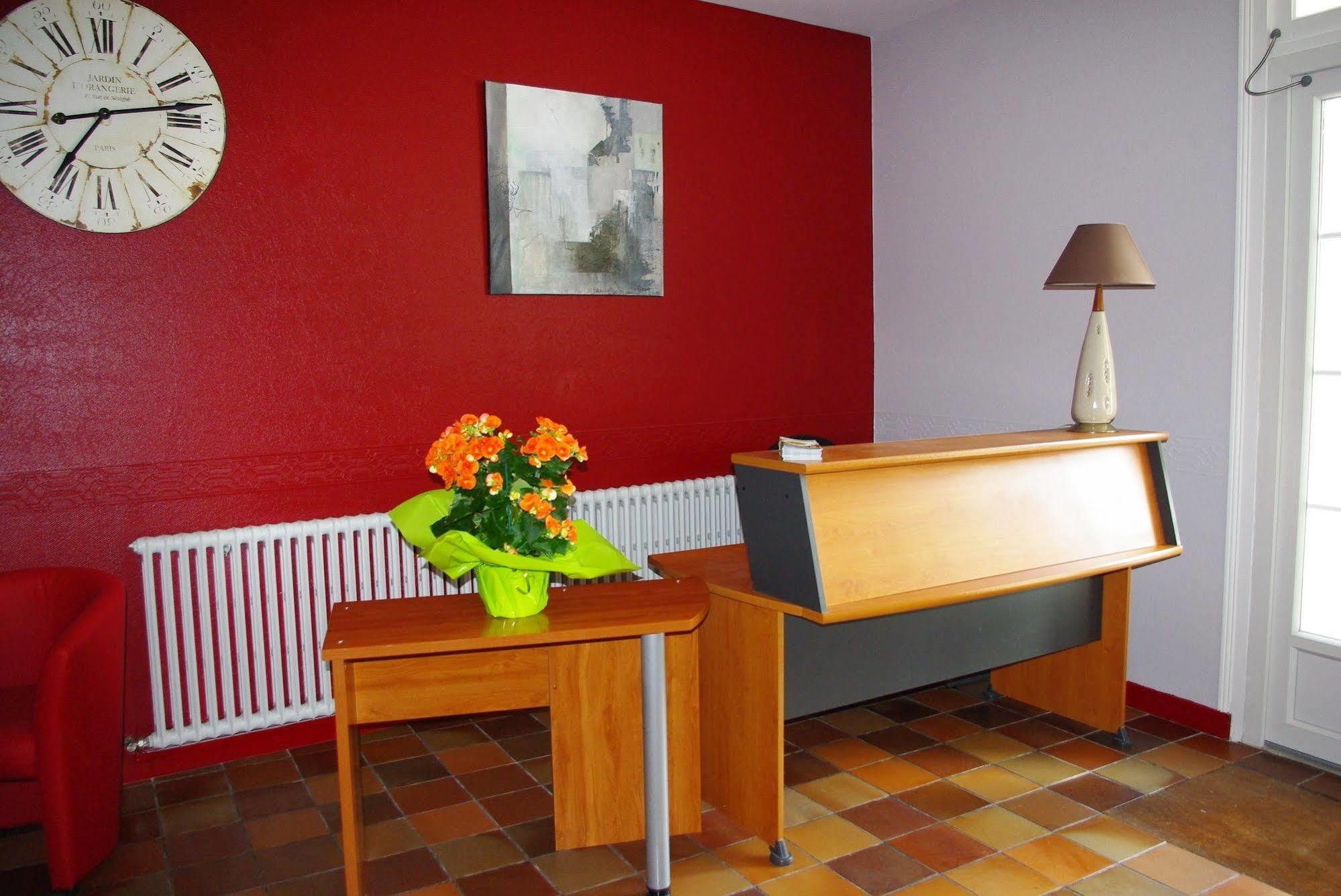 Cit'Hotel Le Commerce Saujon Buitenkant foto